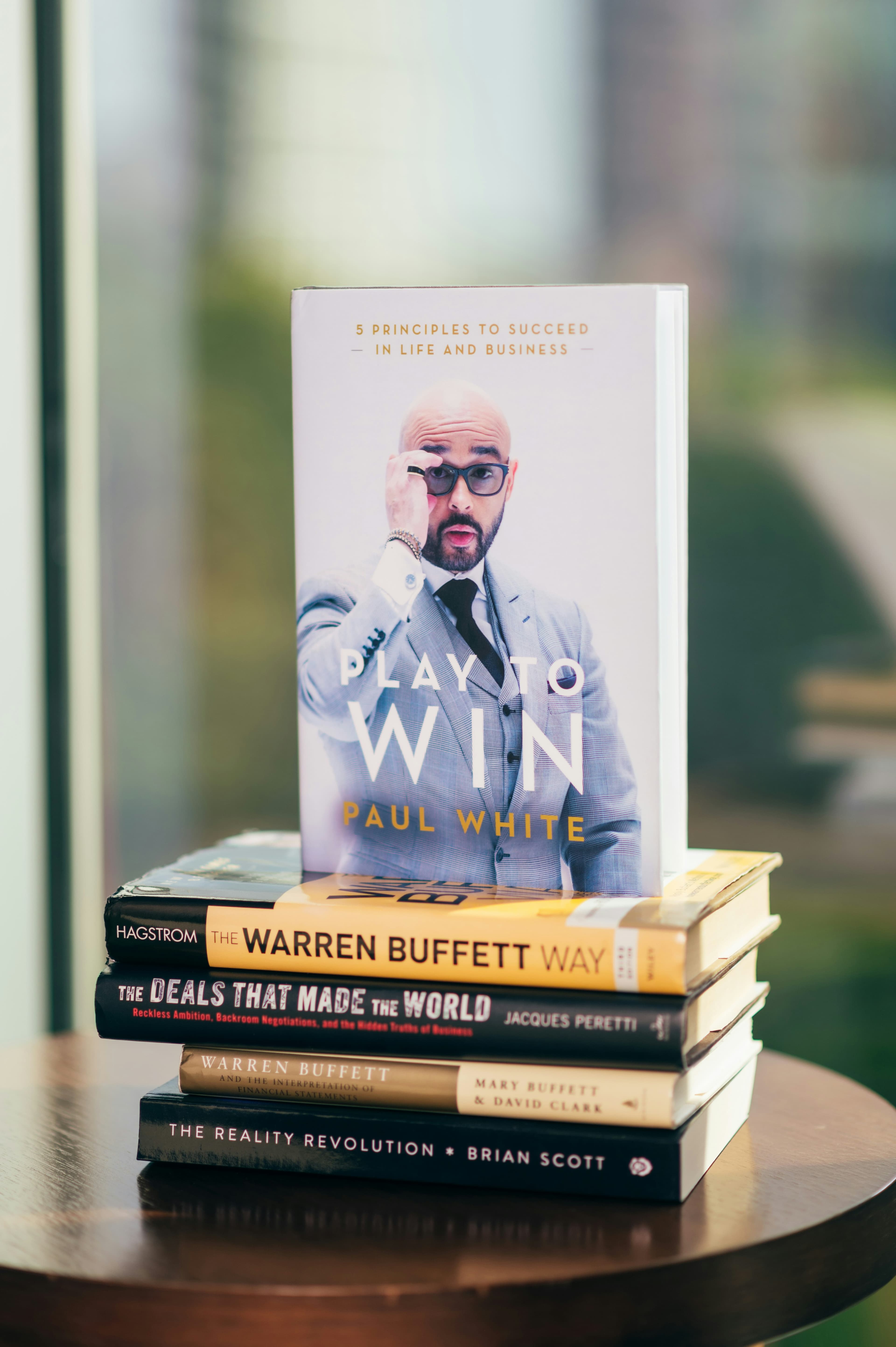 Cover image for The Alchemy of Wealth: 5 Biographies of Finance Giants That Reveal the Architecture of Success